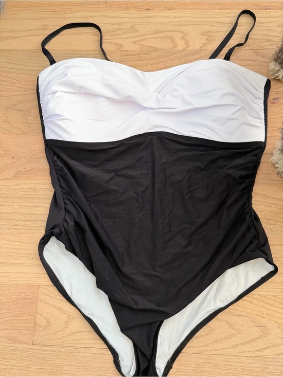 Yonique Other - Yonique Convertible Strapless Ruched One-Piece Swimsuit w Tummy Control
